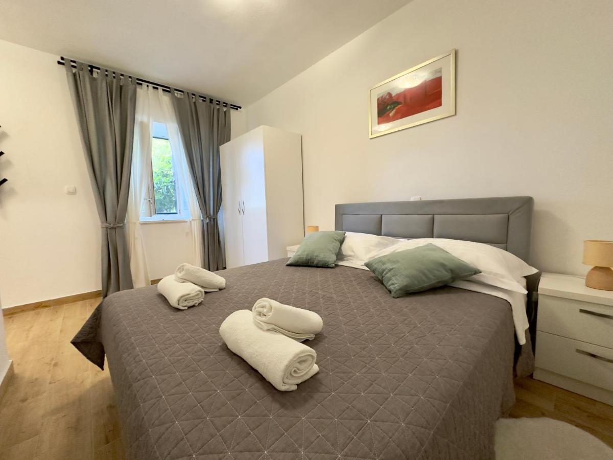 Matek Family & Studio Apartment Rovanjska Dış mekan fotoğraf